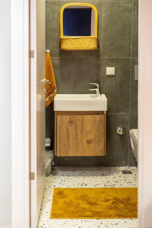 Cosy Flat With A Garden In Central Kadikoy อิสตันบูล ภายนอก รูปภาพ